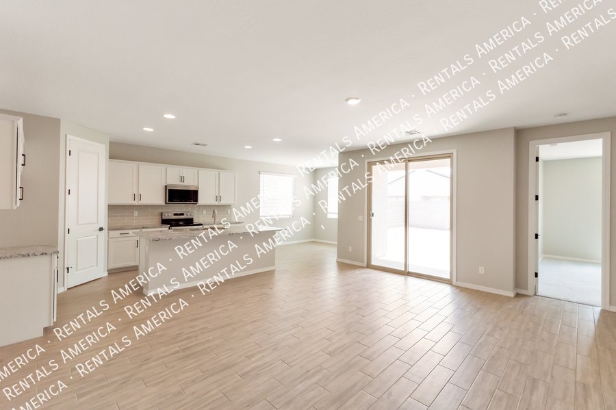 Move In Special! property image
