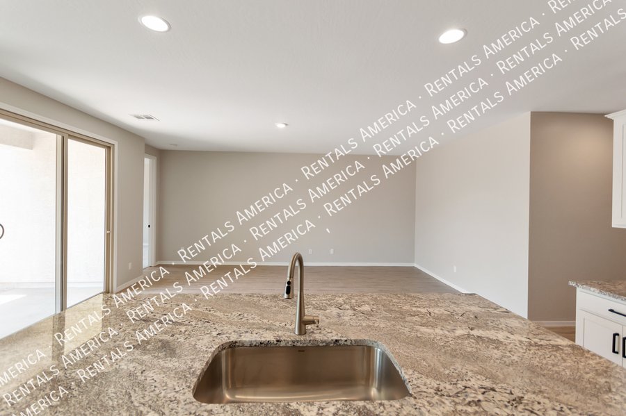Move In Special! property image
