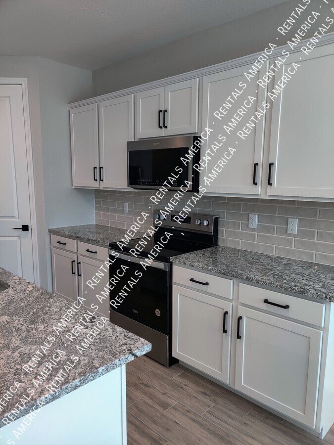 Move In Special! property image