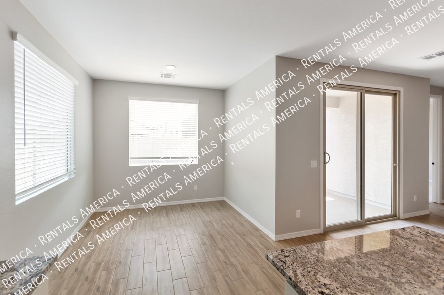 Move In Special! property image