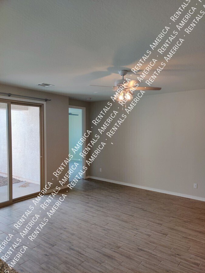 Move In Special! property image