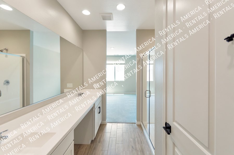 Move In Special! property image