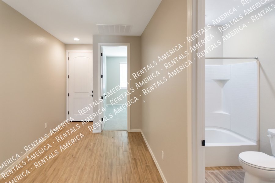 Move In Special! property image