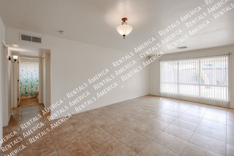 Hidden Gem! Beautiful Remodel in Amazing Central Phx Location! property image