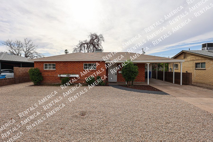 Hidden Gem! Beautiful Remodel in Amazing Central Phx Location! property image