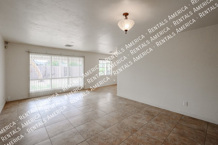 Hidden Gem! Beautiful Remodel in Amazing Central Phx Location! property image
