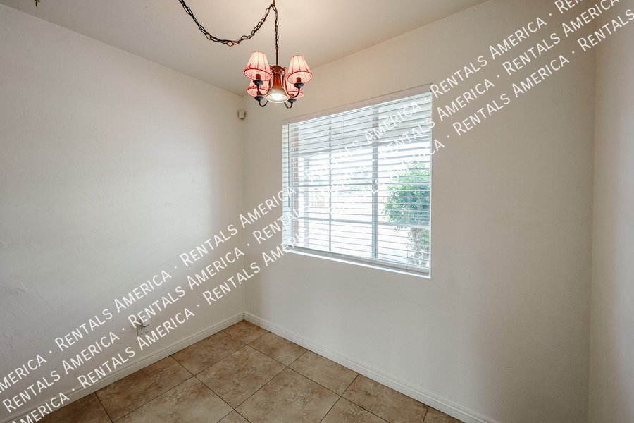 Hidden Gem! Beautiful Remodel in Amazing Central Phx Location! property image