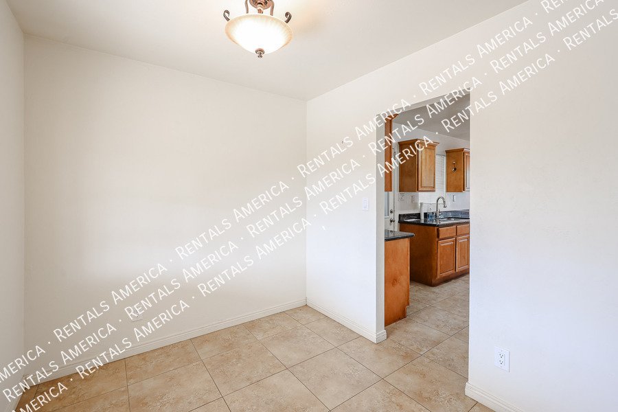 Hidden Gem! Beautiful Remodel in Amazing Central Phx Location! property image