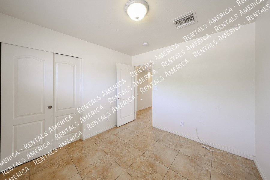 Hidden Gem! Beautiful Remodel in Amazing Central Phx Location! property image