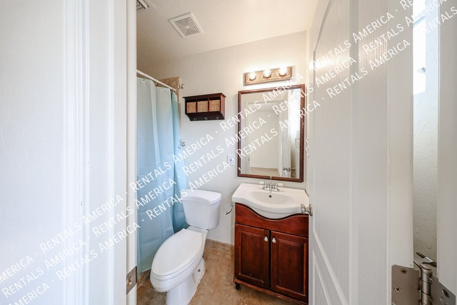 Hidden Gem! Beautiful Remodel in Amazing Central Phx Location! property image