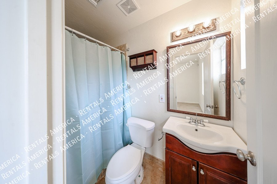 Hidden Gem! Beautiful Remodel in Amazing Central Phx Location! property image