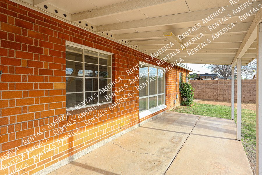 Hidden Gem! Beautiful Remodel in Amazing Central Phx Location! property image