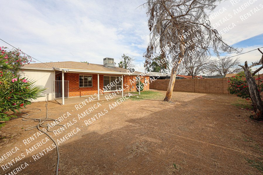 Hidden Gem! Beautiful Remodel in Amazing Central Phx Location! property image