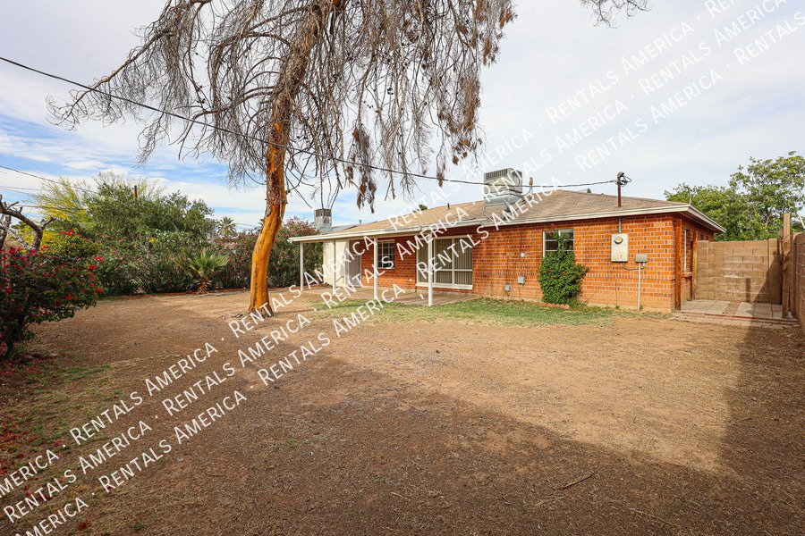 Hidden Gem! Beautiful Remodel in Amazing Central Phx Location! property image