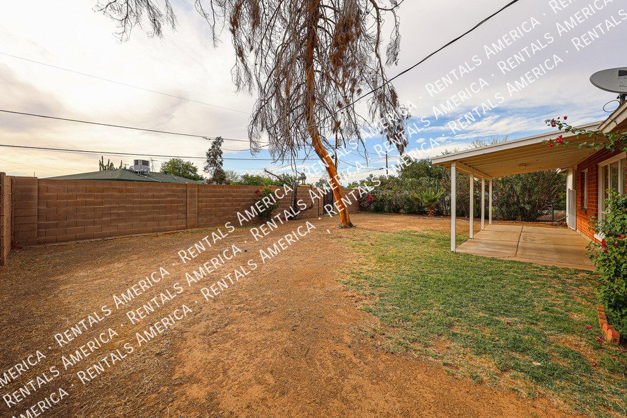 Hidden Gem! Beautiful Remodel in Amazing Central Phx Location! property image