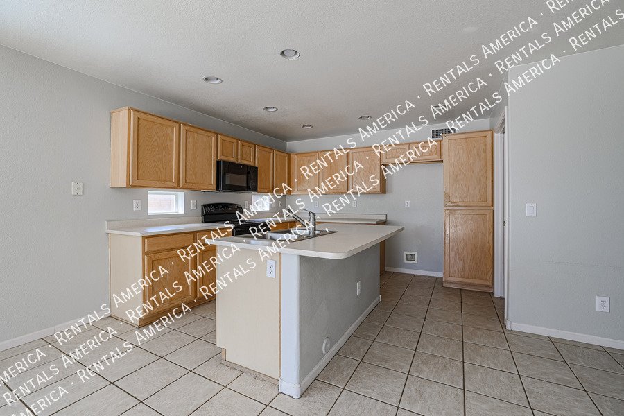 Minutes from Westgate Entertainment District! property image