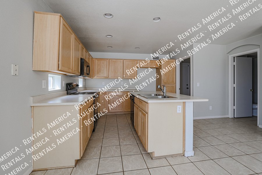 Minutes from Westgate Entertainment District! property image