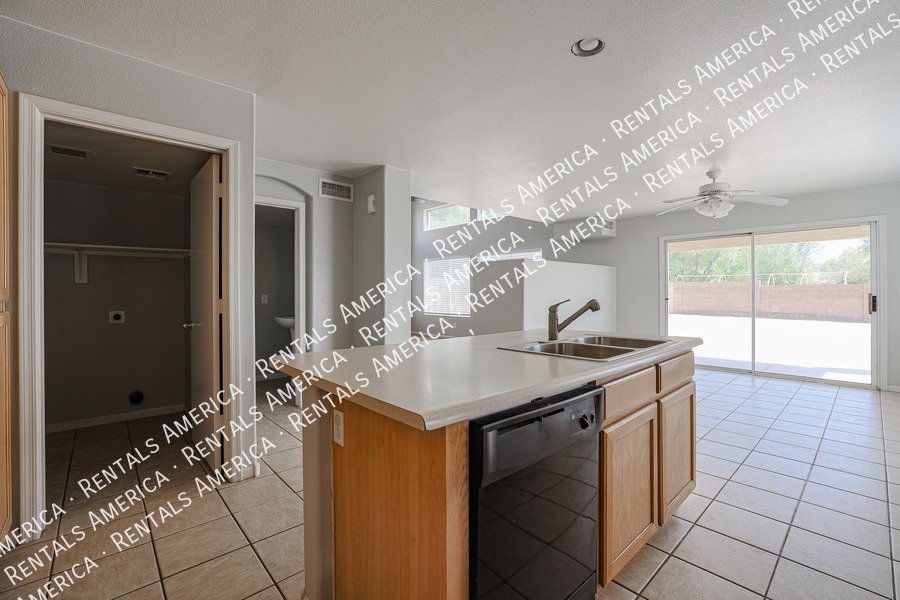 Minutes from Westgate Entertainment District! property image