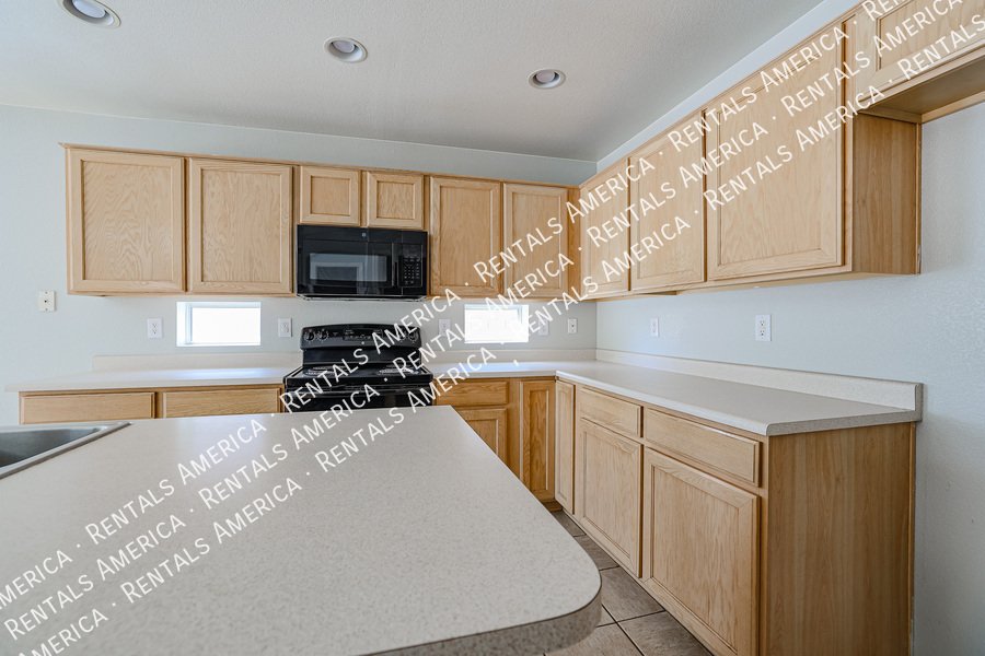 Minutes from Westgate Entertainment District! property image