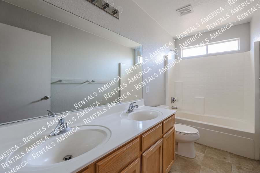 Minutes from Westgate Entertainment District! property image