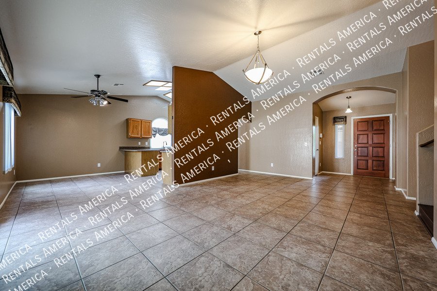 Stunning 5 bed, 3 bath in sought after Chandler neighborhood property image