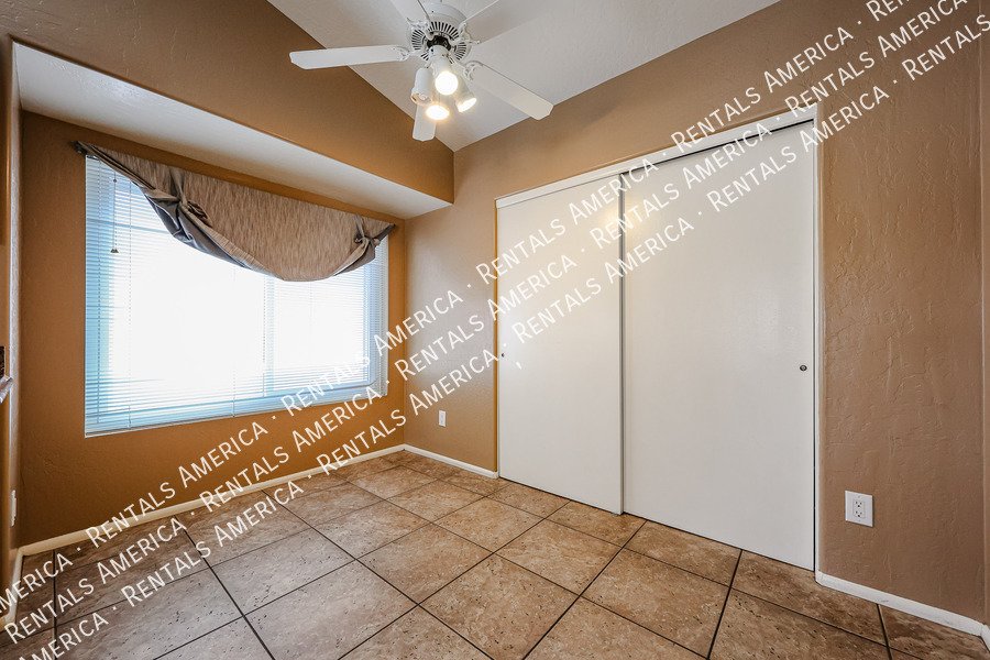 Stunning 5 bed, 3 bath in sought after Chandler neighborhood property image