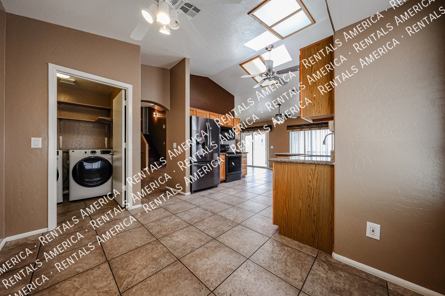 Stunning 5 bed, 3 bath in sought after Chandler neighborhood property image