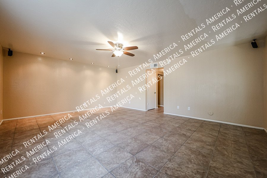 Stunning 5 bed, 3 bath in sought after Chandler neighborhood property image