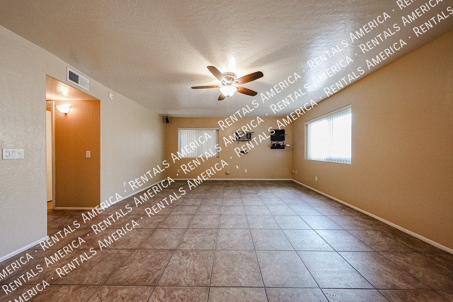 Stunning 5 bed, 3 bath in sought after Chandler neighborhood property image