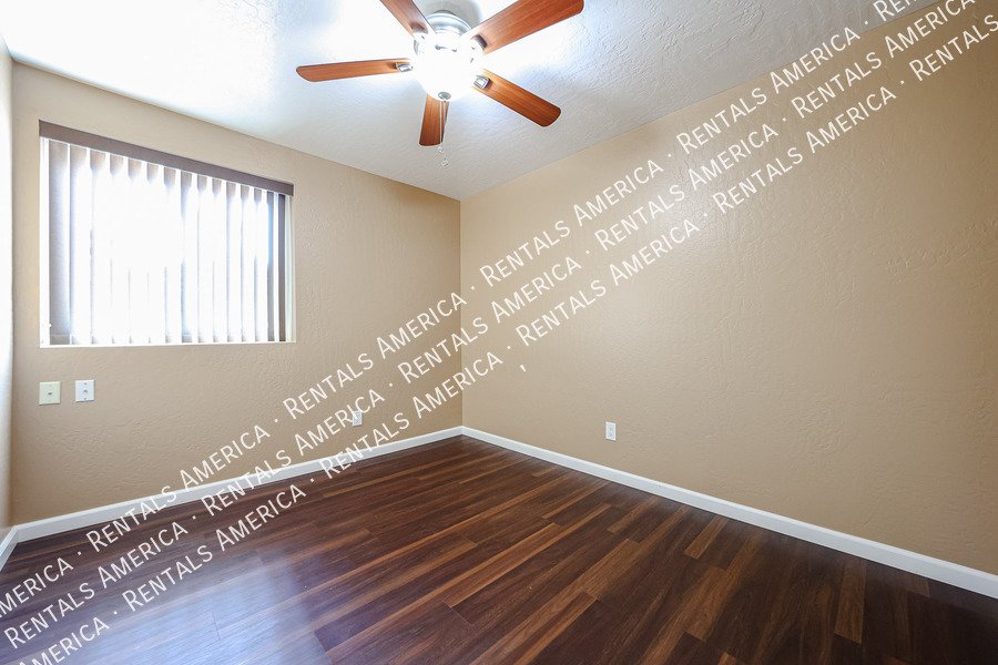 Stunning 5 bed, 3 bath in sought after Chandler neighborhood property image