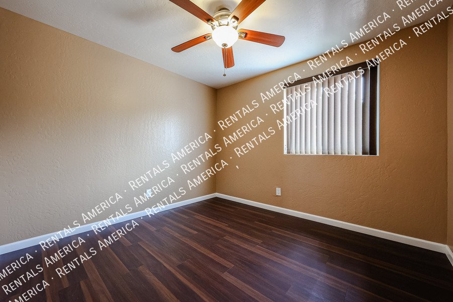 Stunning 5 bed, 3 bath in sought after Chandler neighborhood property image