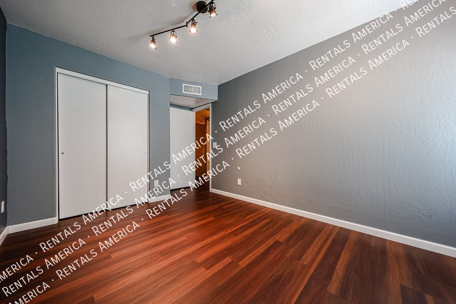 Stunning 5 bed, 3 bath in sought after Chandler neighborhood property image