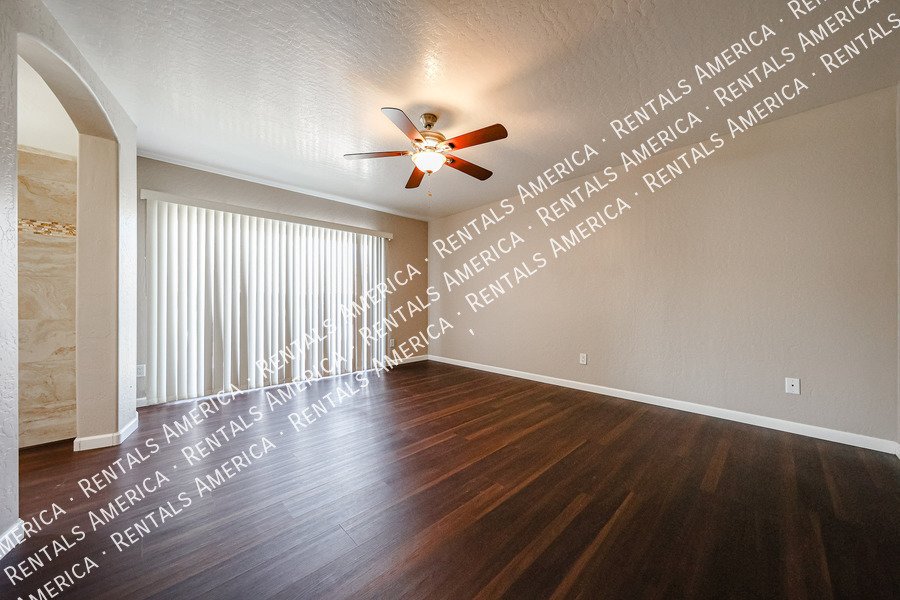 Stunning 5 bed, 3 bath in sought after Chandler neighborhood property image