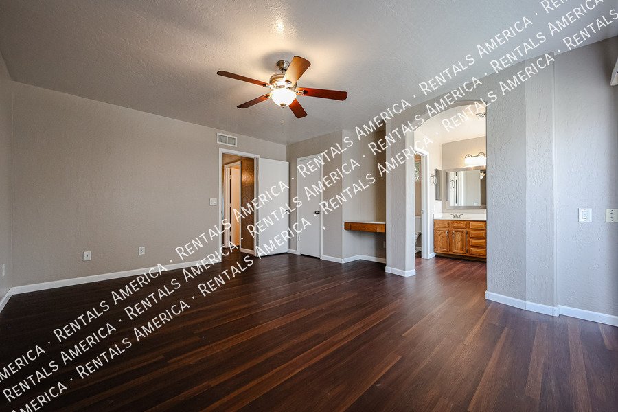 Stunning 5 bed, 3 bath in sought after Chandler neighborhood property image