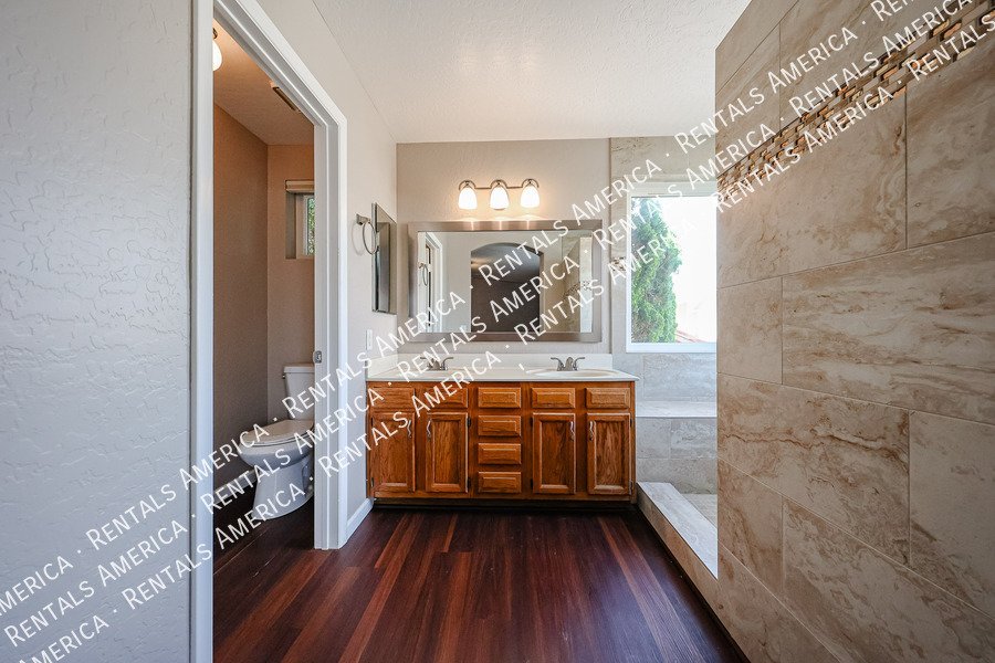 Stunning 5 bed, 3 bath in sought after Chandler neighborhood property image