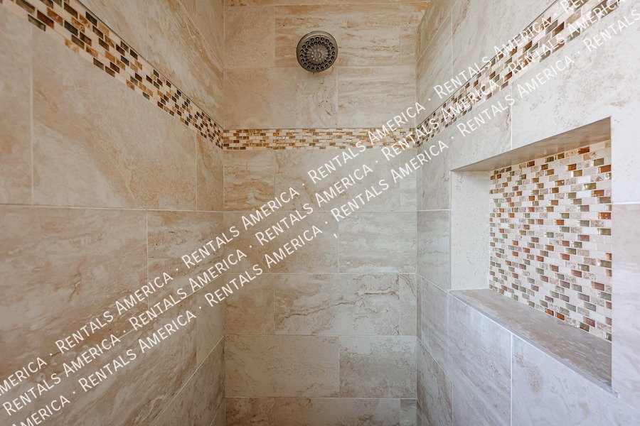 Stunning 5 bed, 3 bath in sought after Chandler neighborhood property image