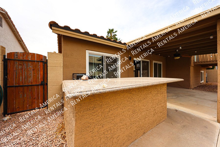 Stunning 5 bed, 3 bath in sought after Chandler neighborhood property image