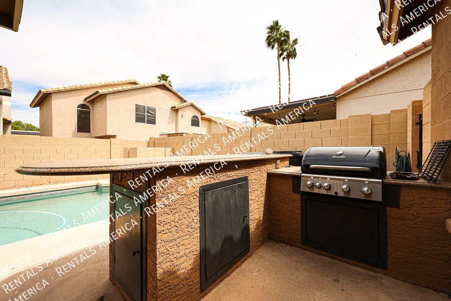 Stunning 5 bed, 3 bath in sought after Chandler neighborhood property image