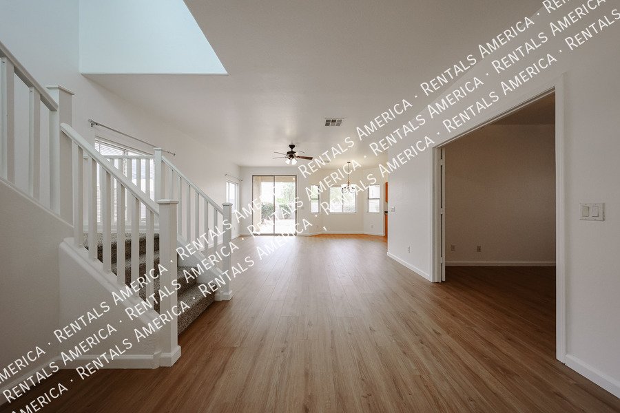 Spacious 5BD 4BA Gem in Wayne Ranch San Tan Valley! property image