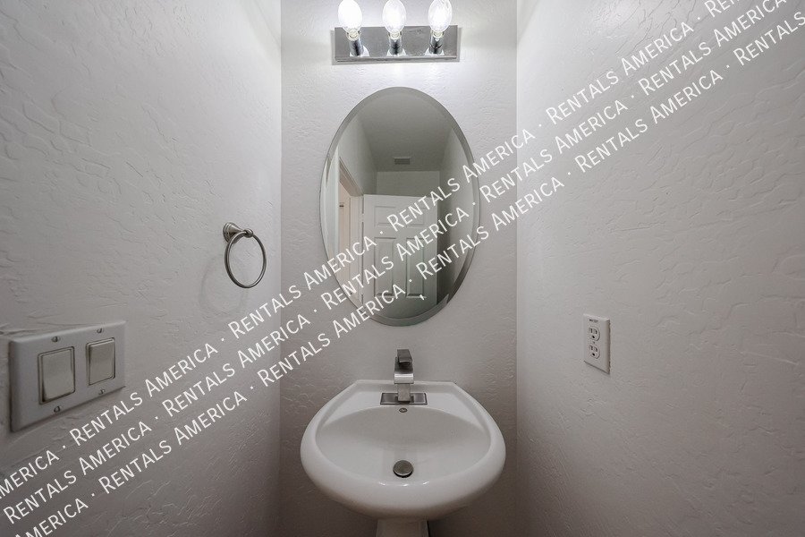 Spacious 5BD 4BA Gem in Wayne Ranch San Tan Valley! property image