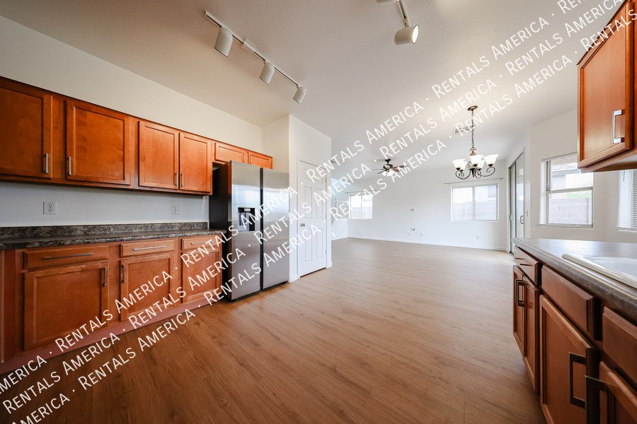 Spacious 5BD 4BA Gem in Wayne Ranch San Tan Valley! property image