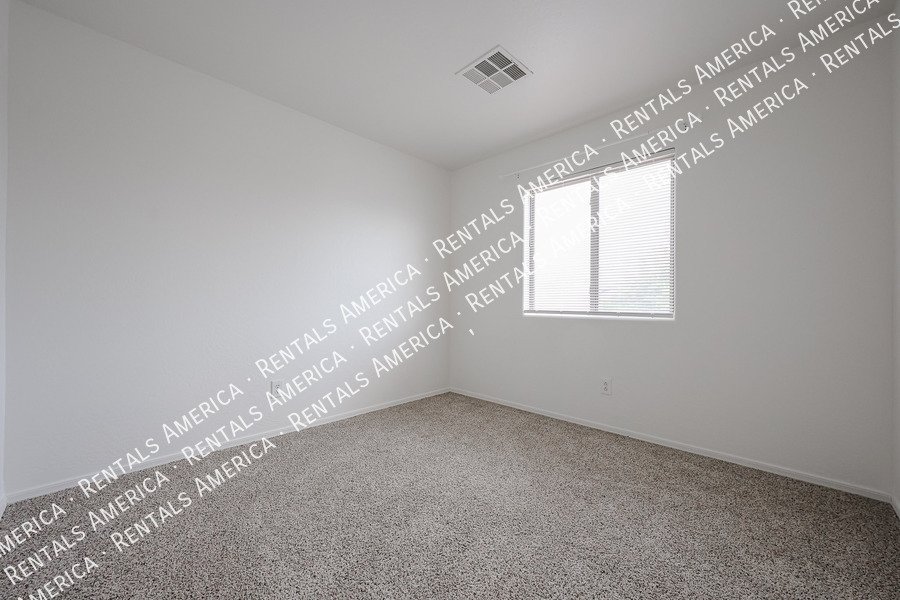 Spacious 5BD 4BA Gem in Wayne Ranch San Tan Valley! property image