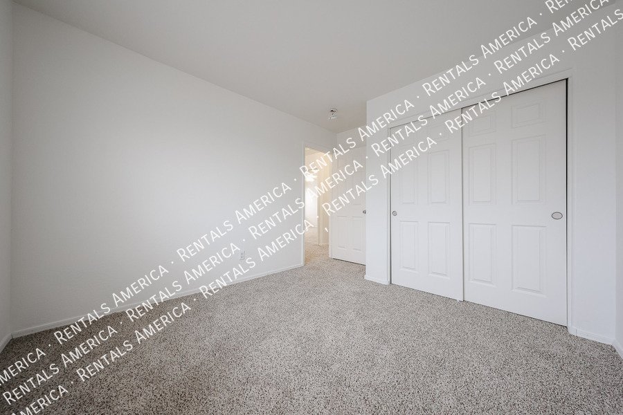 Spacious 5BD 4BA Gem in Wayne Ranch San Tan Valley! property image