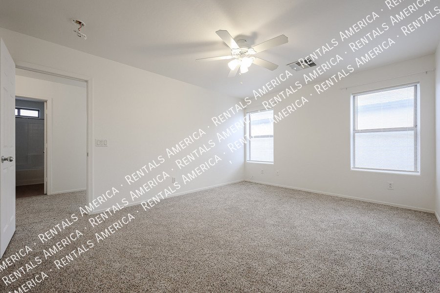 Spacious 5BD 4BA Gem in Wayne Ranch San Tan Valley! property image