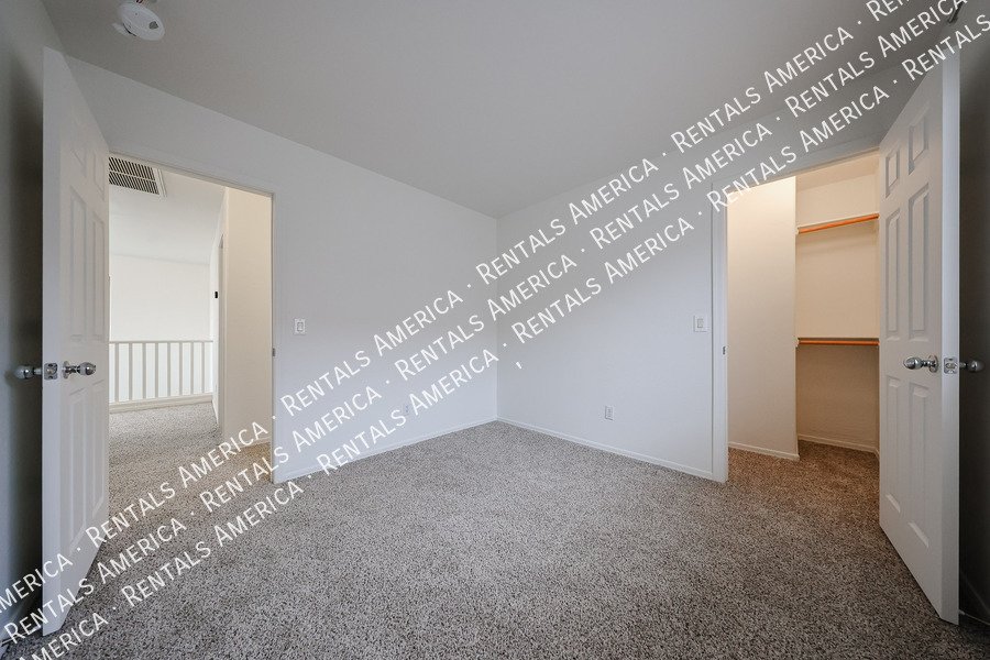 Spacious 5BD 4BA Gem in Wayne Ranch San Tan Valley! property image