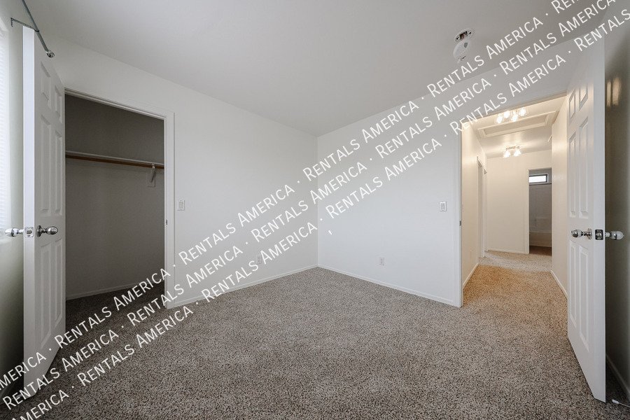 Spacious 5BD 4BA Gem in Wayne Ranch San Tan Valley! property image