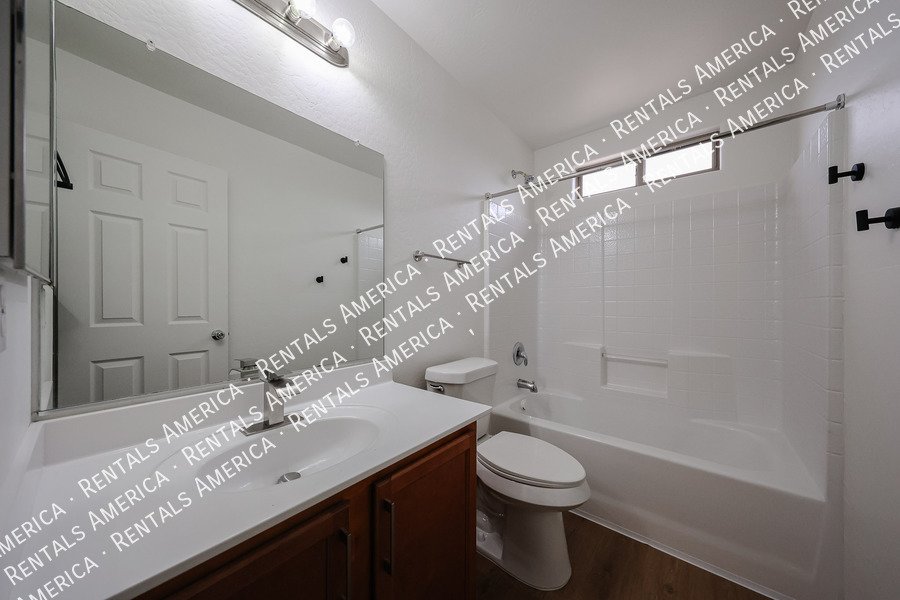 Spacious 5BD 4BA Gem in Wayne Ranch San Tan Valley! property image