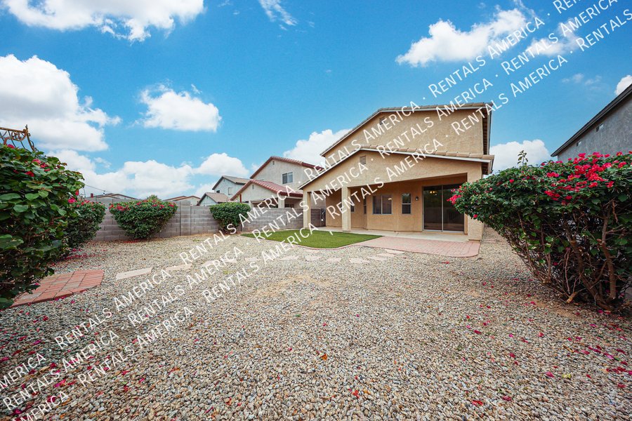 Spacious 5BD 4BA Gem in Wayne Ranch San Tan Valley! property image