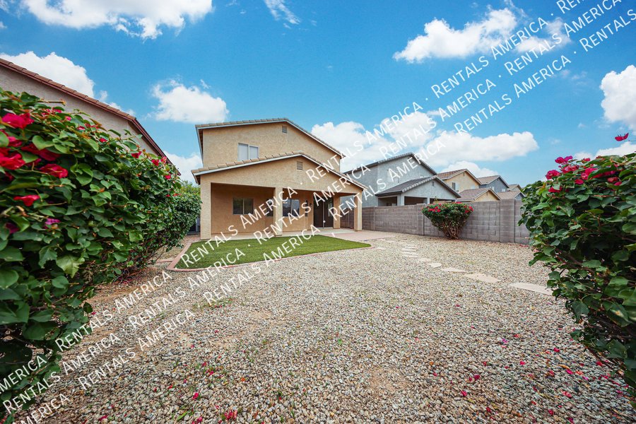 Spacious 5BD 4BA Gem in Wayne Ranch San Tan Valley! property image