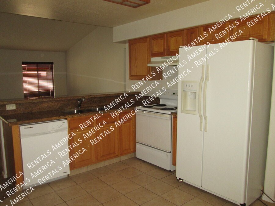 Great 3 bedroom, 2 bath home property image